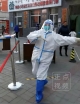 呼和浩特一醫(yī)生穿防護(hù)服跳舞走紅  背后故事令人動容